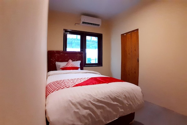 Comfortable Standard Single Stay - Medan
