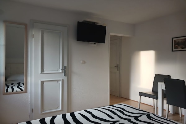 Villa Lika Annex - Double Room 3 (small room) - thumbnail 2