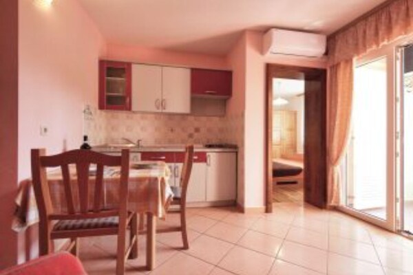 Apartment Stefani - one bedroom apartment with sea view and balcony A2 - thumbnail 4