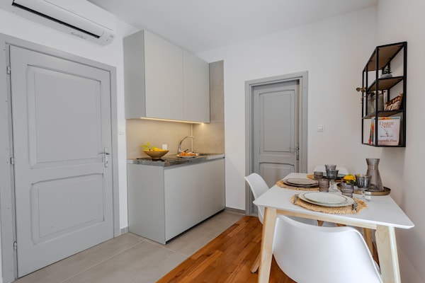 Apartments Nonna - Studio Apartment With Balcony - Komiža