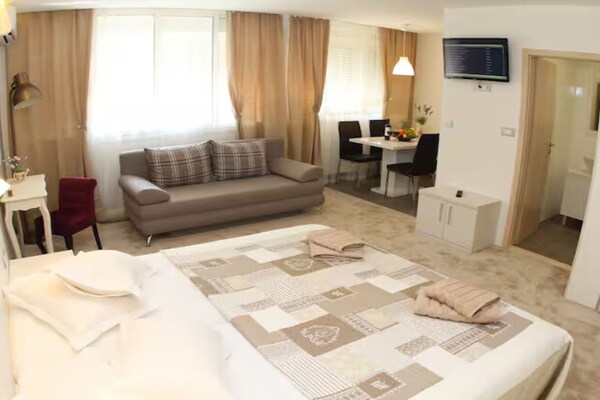 Miracle Apartments Split - Superior Studio Apartment NEW - thumbnail 1