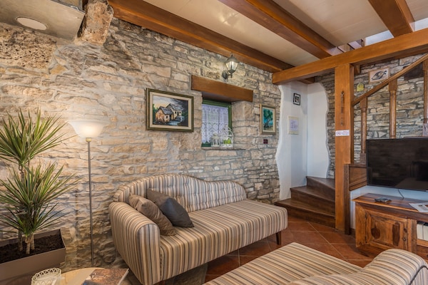 Rustical Stone House Kanfanar with Pool - Two Bedroom Holiday Home with Pool - thumbnail 3