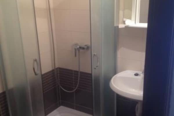 Guest House Jurković - One Bedroom Apartment with Balcony - thumbnail 5