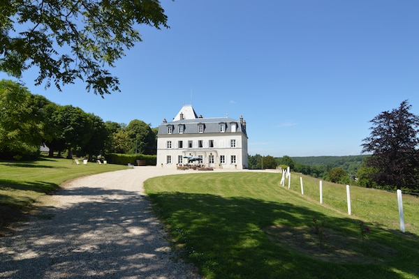 Majestueus erfgoedkasteel voor 19 personen in de bossen van Normandië - thumbnail 4