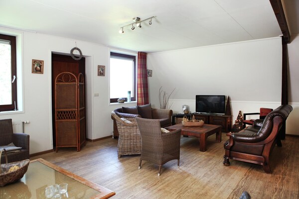 De Hooizolder: Ruim boerderijappartement in Zeeuws Eede voor 12 personen - thumbnail 2