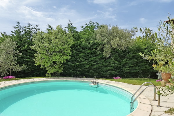 Villa met privézwembad en valleizicht nabij Saint-Laurent-de-Carnols - thumbnail 2