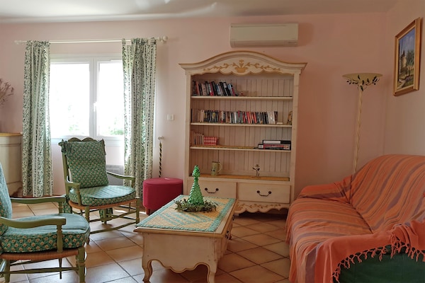 Villa met privézwembad en valleizicht nabij Saint-Laurent-de-Carnols - thumbnail 3