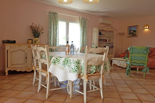 Villa met privézwembad en valleizicht nabij Saint-Laurent-de-Carnols - thumbnail 4