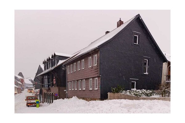 779940 - thumbnail 3