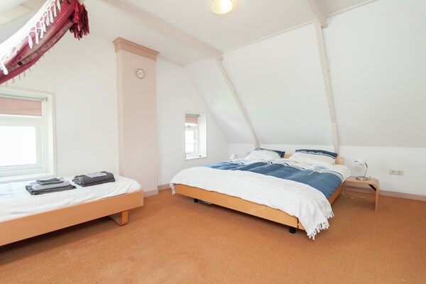 Pronkkeamer Skrins: authentiek vakantiehuis in het Friese boerenland - thumbnail 4