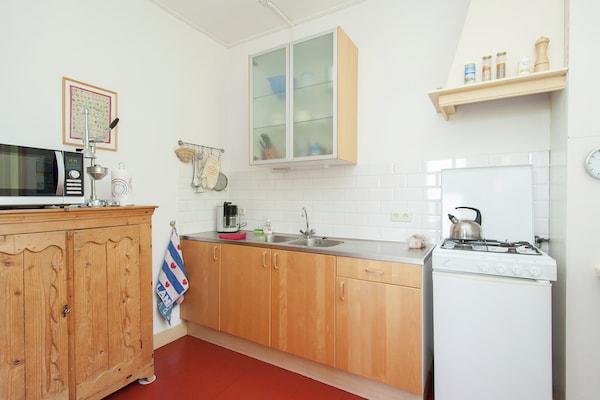Pronkkeamer Skrins: authentiek vakantiehuis in het Friese boerenland - thumbnail 3