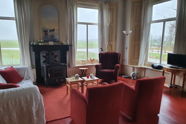 Pronkkeamer Skrins: authentiek vakantiehuis in het Friese boerenland - thumbnail 2