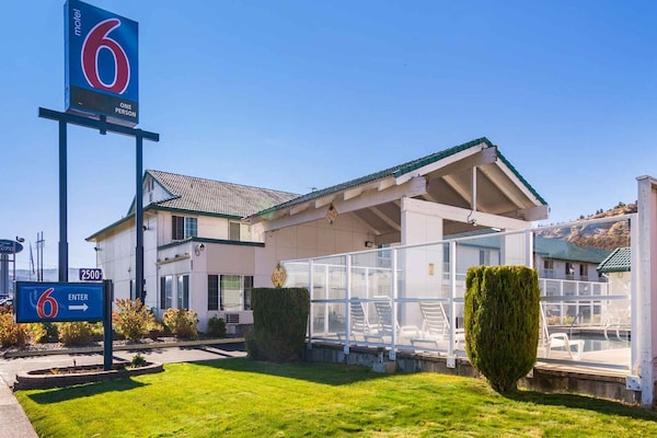 1 Queen Bed  Non-smoking - The Dalles, OR