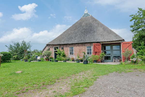 Lauwerspleats: Historisch appartement aan het Lauwersmeer in Friesland - thumbnail 1