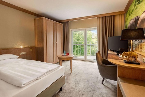 Amedia Hotel & Suites Leipzig - Single Room - Disability Access - thumbnail 2