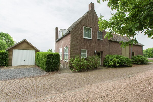 Authentieke gerenoveerde boerderij in historisch Aardenburg, dicht bij Zeeuws-Vlaanderen - thumbnail 1