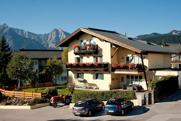 Centraal gelegen appartement in Seefeld in Tirol voor 4 personen - thumbnail 1