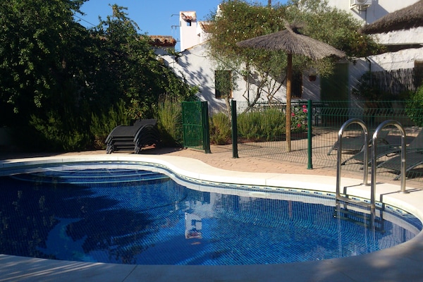 Privézwembad en landelijke sfeer in landhuis Casa La Palmera, Málaga - thumbnail 2