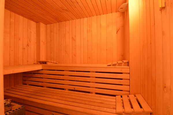 Vakantiehuis Am Burggarten in Bütgenbach: sauna, tuin en dichtbij het meer - thumbnail 2