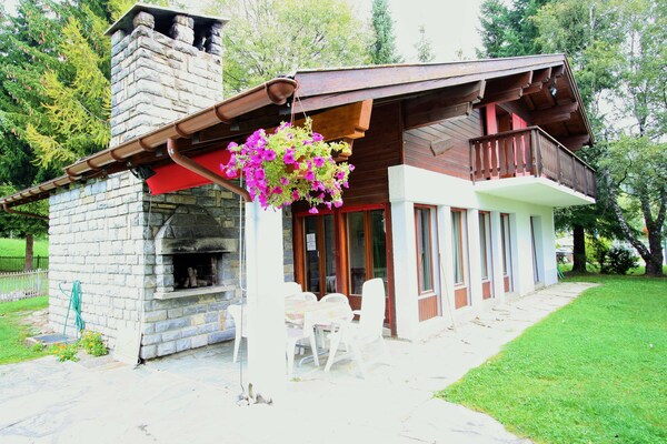 Chalet Le Chaînon: Ruim chalet voor 10 in de bossen bij Crans-Montana - thumbnail 6