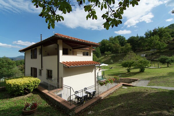 Landelijk vakantiehuis met zwembad en panoramisch uitzicht op de Mugello-heuvels - thumbnail 5