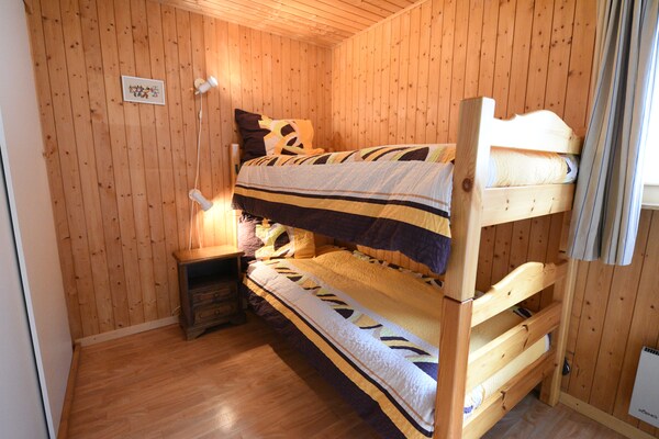 Knus appartement in Fieschertal met uitzicht op de Alpen en bos op 100m - thumbnail 4