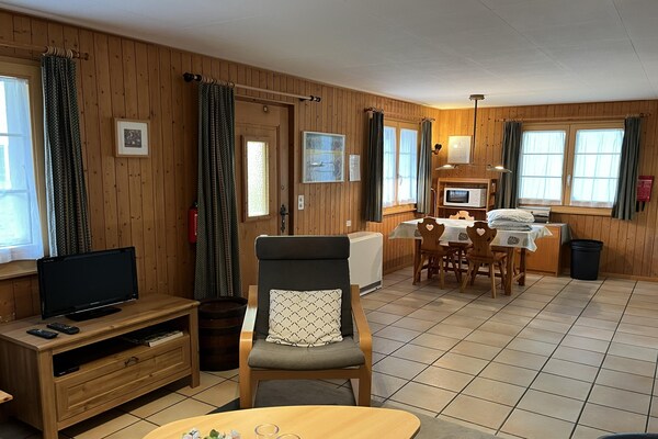 Knus appartement in Fieschertal met uitzicht op de Alpen en bos op 100m - thumbnail 3