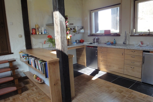 Vrijstaand vakantiehuis met sauna en boszicht in de Moezelstreek - thumbnail 4