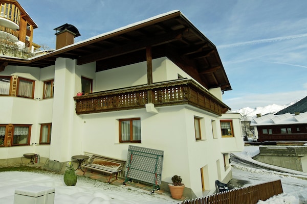 arosa sleeps 4