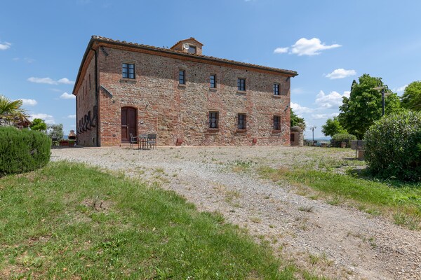 Bosco: Authentiek Toscane appartement met zwembad tussen groene heuvels - thumbnail 1
