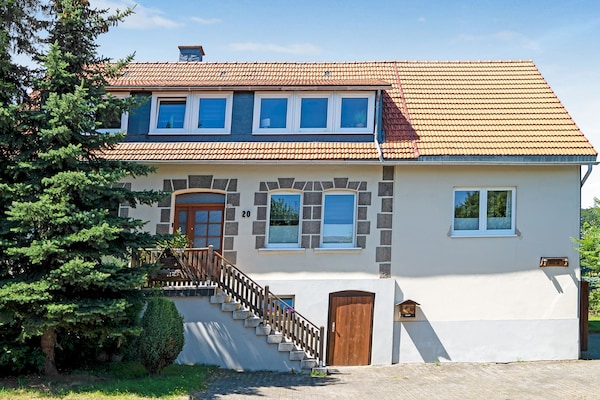 Modern 6-persoons appartement met bergzicht bij de Diemelsee - thumbnail 1