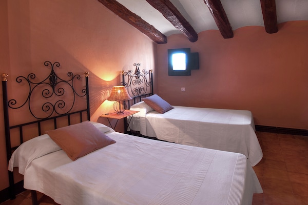 L'Olivera Dalt i Baix: Landelijk vakantiehuis voor 8 personen in wijnregio Subirats - thumbnail 4