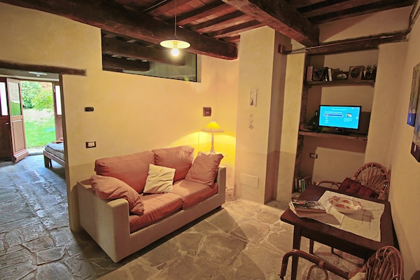 Heuveltopvakantiehuis met zwembad en panoramisch uitzicht in Apecchio - thumbnail 2