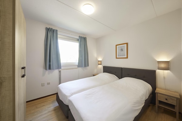 Ruim vrijstaand vakantiehuis met sauna, 300m van strand Kijkduin - thumbnail 4