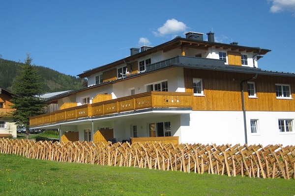 Knus appartement aan de piste in Kaprun met panoramisch uitzicht - thumbnail 6