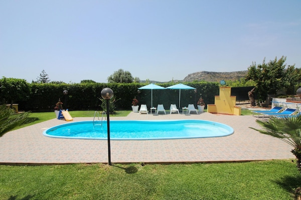5-persoons villa met privézwembad in Siracusa - thumbnail 1