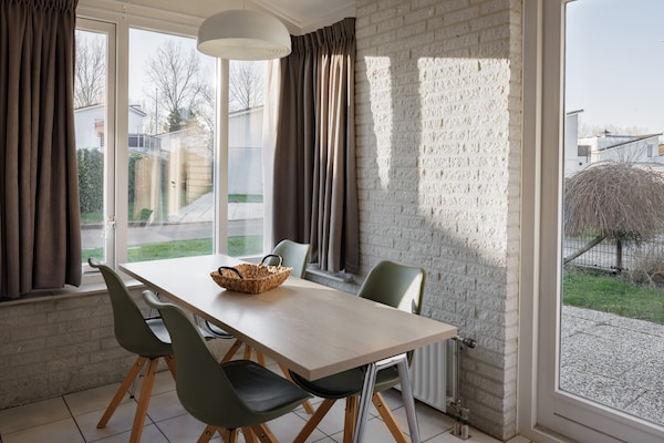 Huisdiervriendelijke bungalow met sauna op Roompot Beach Resort in Zeeland - thumbnail 3