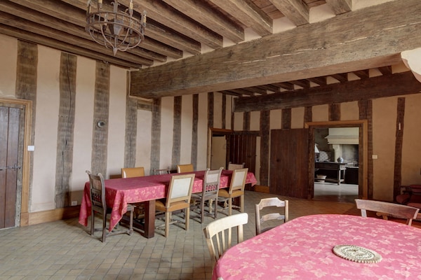Authentiek 17e-eeuws landhuis in de Bourgogne voor 8 personen - thumbnail 6