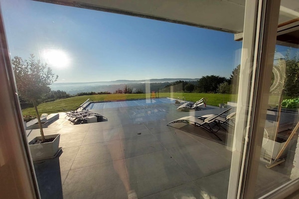 Privézwembad met panoramisch uitzicht | 12-persoons villa Aywaille - thumbnail 2