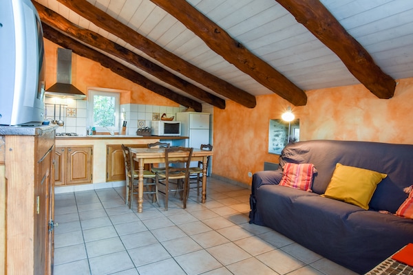 Romantisch vakantiehuis voor 3 in de bossen van Saint-Beauzire - thumbnail 2