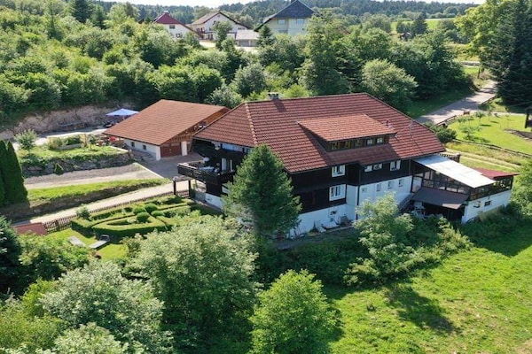 Licht appartement in voormalig boswachtershuis op 900m hoogte in Dachsberg - thumbnail 6