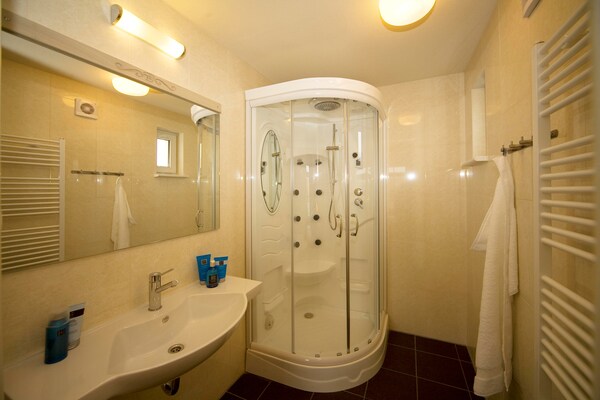 Ruime designvilla voor 10 personen met jacuzzi en tuin in Bad Bentheim - thumbnail 6