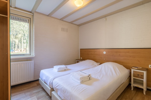 Luxe bungalow met bubbelbad in groen vakantiepark Klein Vink, Arcen - thumbnail 3