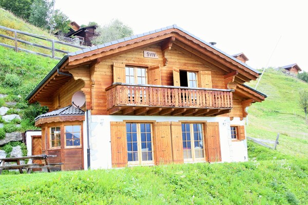 Chalet Sviv: Ruim chalet aan de skipiste in Les Masses, 4 Valleys - thumbnail 1