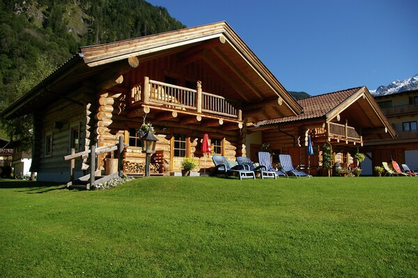 chalet-fusch-b sleeps 8