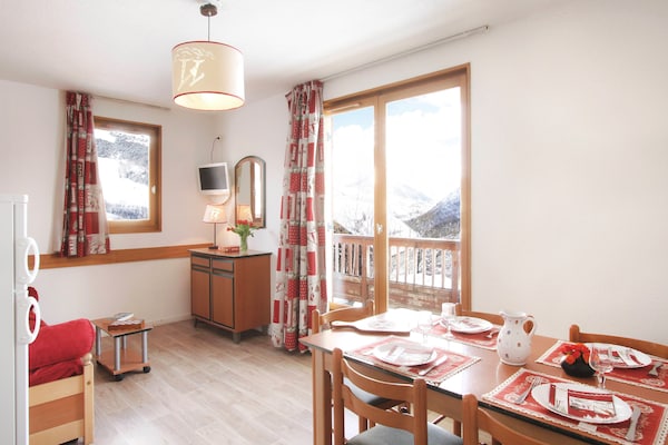 Knus appartement aan de piste in St. Sorlin d'Arves met zwembad - thumbnail 4
