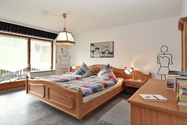 Knus appartement met panoramisch uitzicht in het Zwarte Woud - thumbnail 3