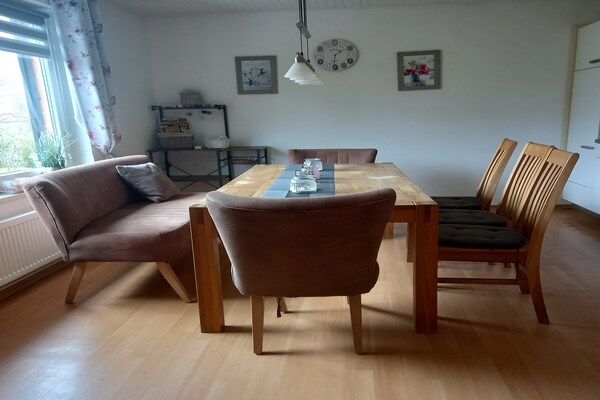 Ruim 10-persoons appartement met tuin en BBQ nabij Diemelsee en bos - thumbnail 5