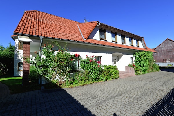 Licht appartement in voormalige dorpsschool aan de bosrand bij Willingen - thumbnail 6