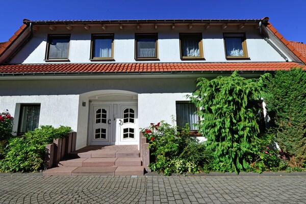 Licht appartement in voormalige dorpsschool aan de bosrand bij Willingen - thumbnail 5